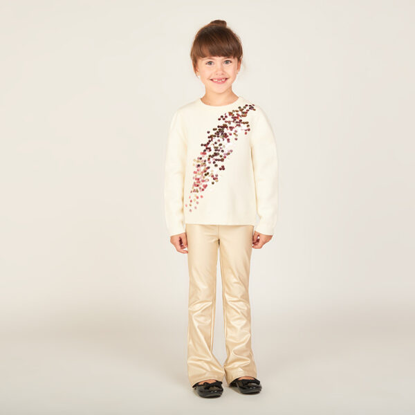KNITWEAR