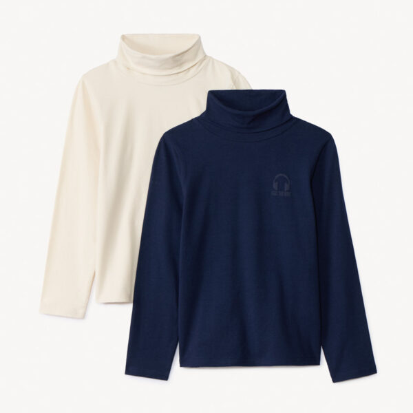 UNDER SWEATER