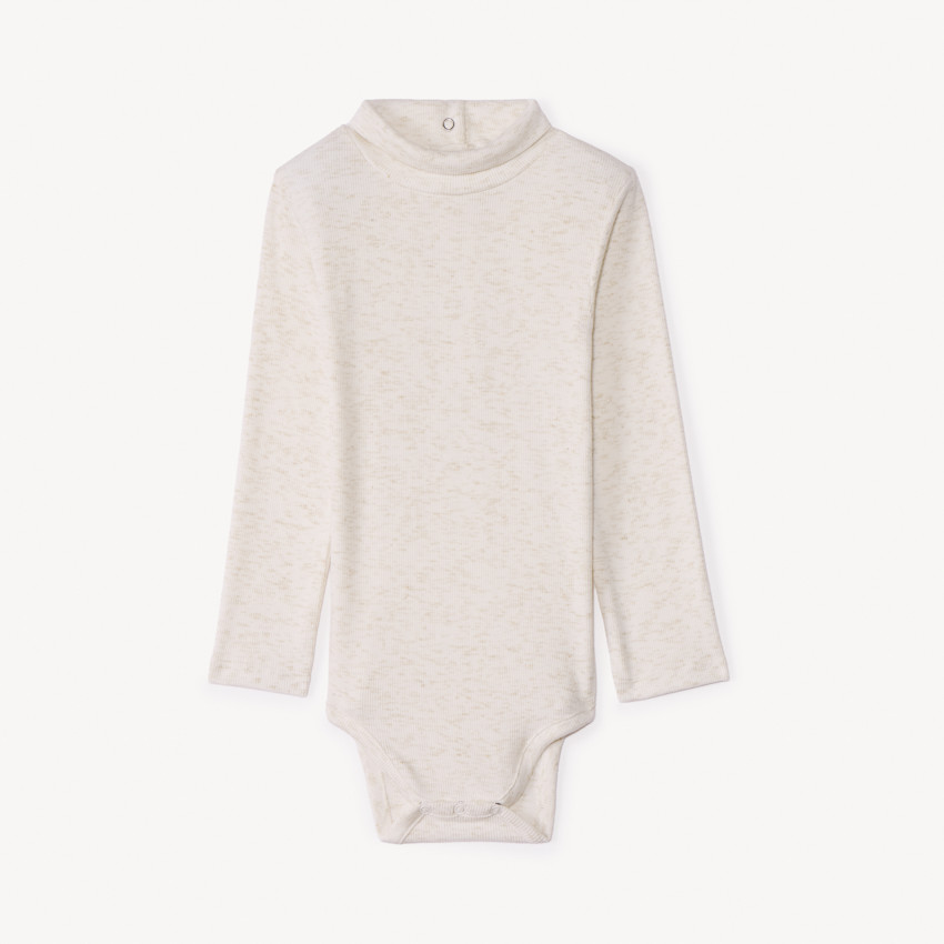 UNDER SWEATER