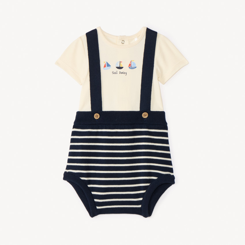 CLOTHING SET